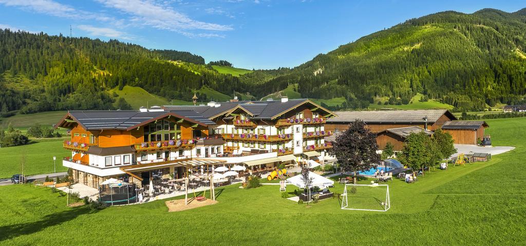 Hotel Taxerhof Радщат Екстериор снимка